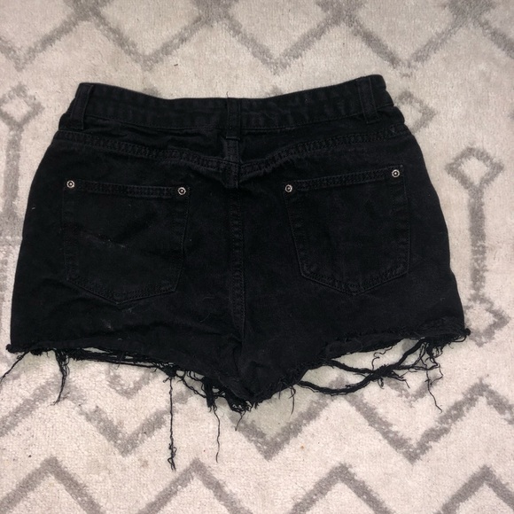 Boohoo High Rise Distressed Mom Shorts - Picture 2 of 4